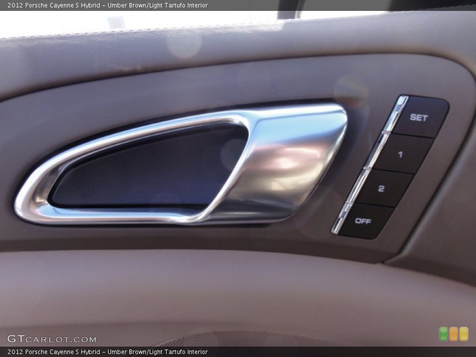Umber Brown/Light Tartufo Interior Controls for the 2012 Porsche Cayenne S Hybrid #60362889