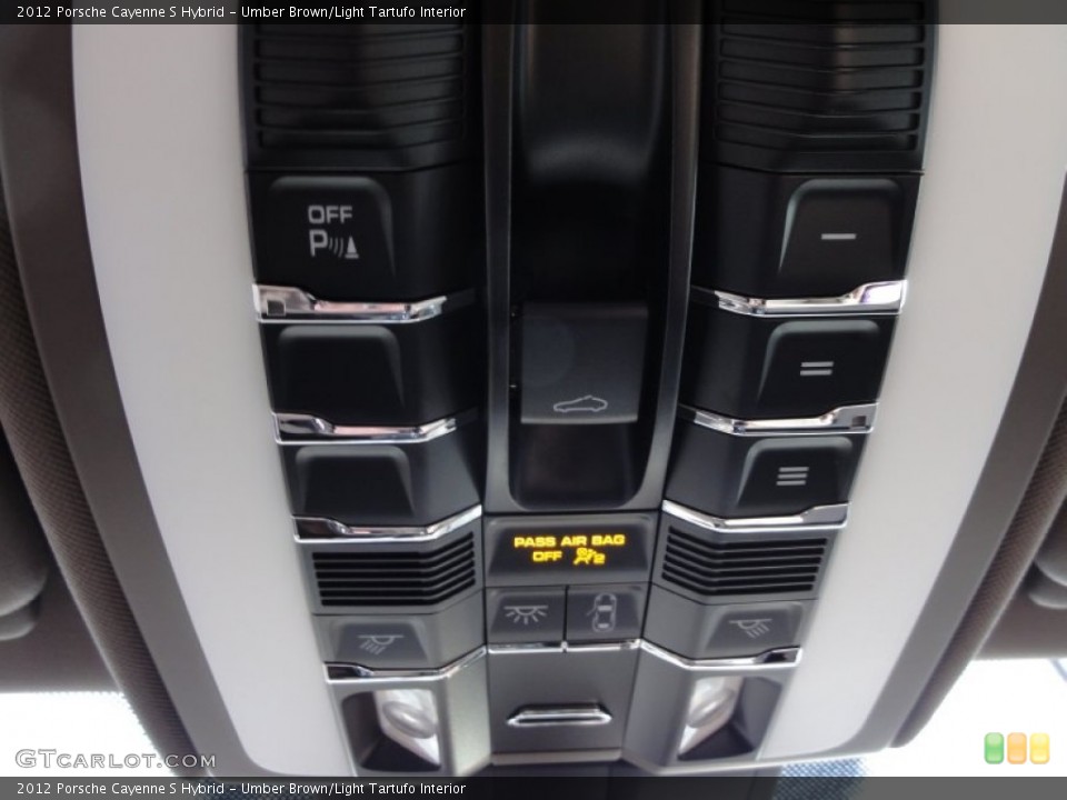 Umber Brown/Light Tartufo Interior Controls for the 2012 Porsche Cayenne S Hybrid #60363135