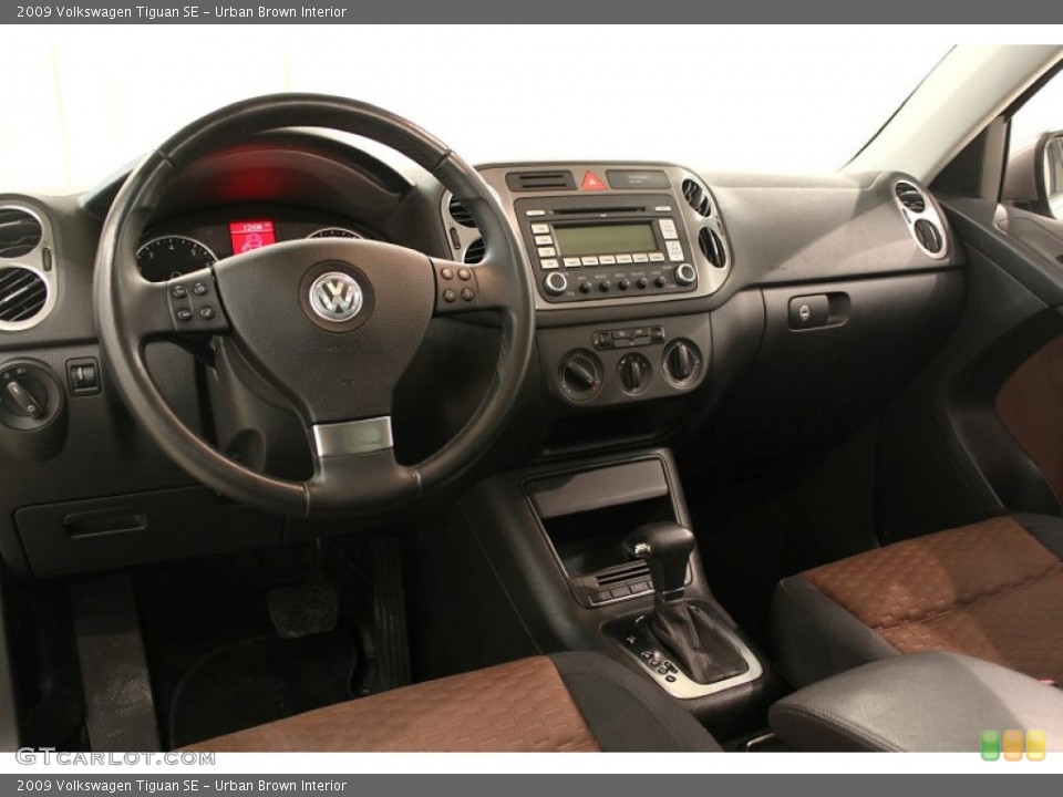 Urban Brown Interior Dashboard for the 2009 Volkswagen Tiguan SE #60364622