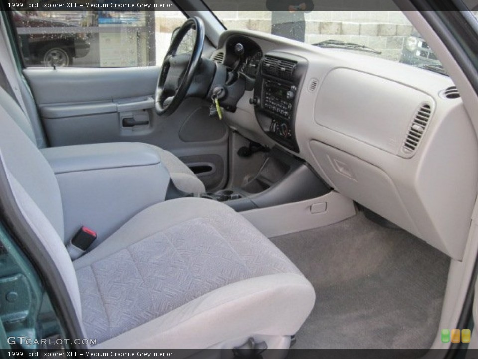 Medium Graphite Grey Interior Photo for the 1999 Ford Explorer XLT #60365118