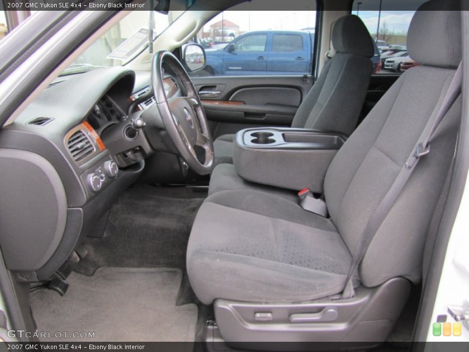 Ebony Black Interior Photo for the 2007 GMC Yukon SLE 4x4 #60369243