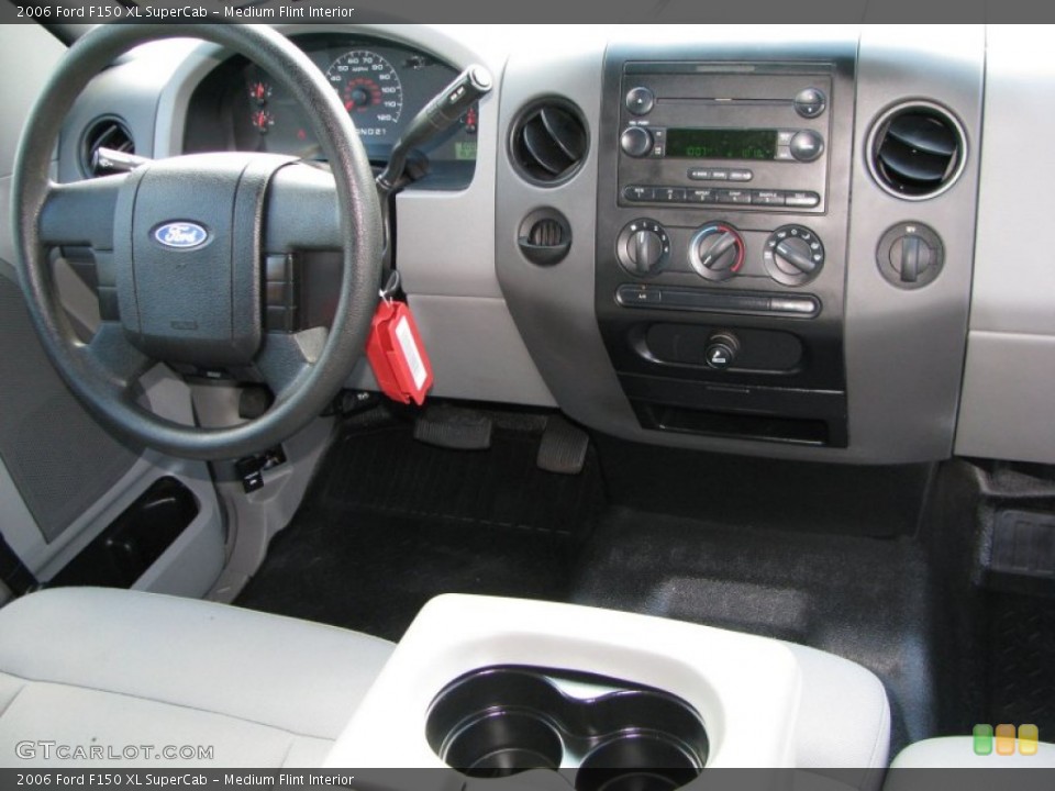 Medium Flint Interior Dashboard for the 2006 Ford F150 XL SuperCab #60380185