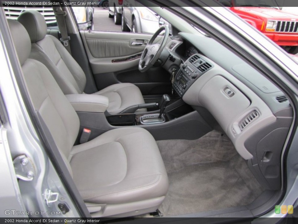 Quartz Gray Interior Photo for the 2002 Honda Accord EX Sedan #60407771