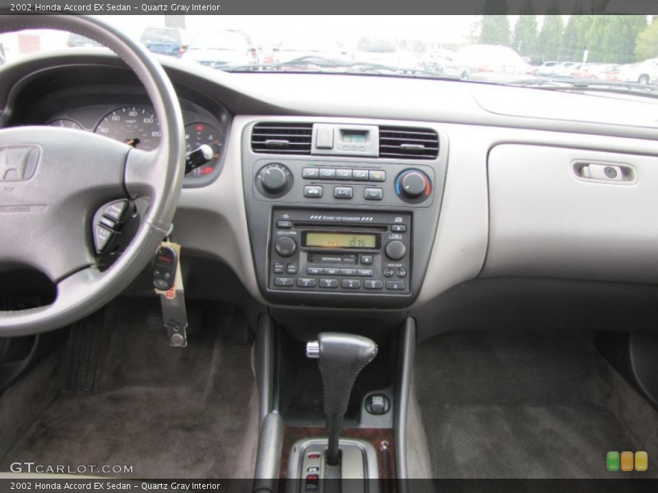 Quartz Gray Interior Photo for the 2002 Honda Accord EX Sedan #60407780