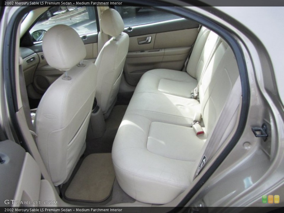 Medium Parchment Interior Photo for the 2002 Mercury Sable LS Premium Sedan #60408245