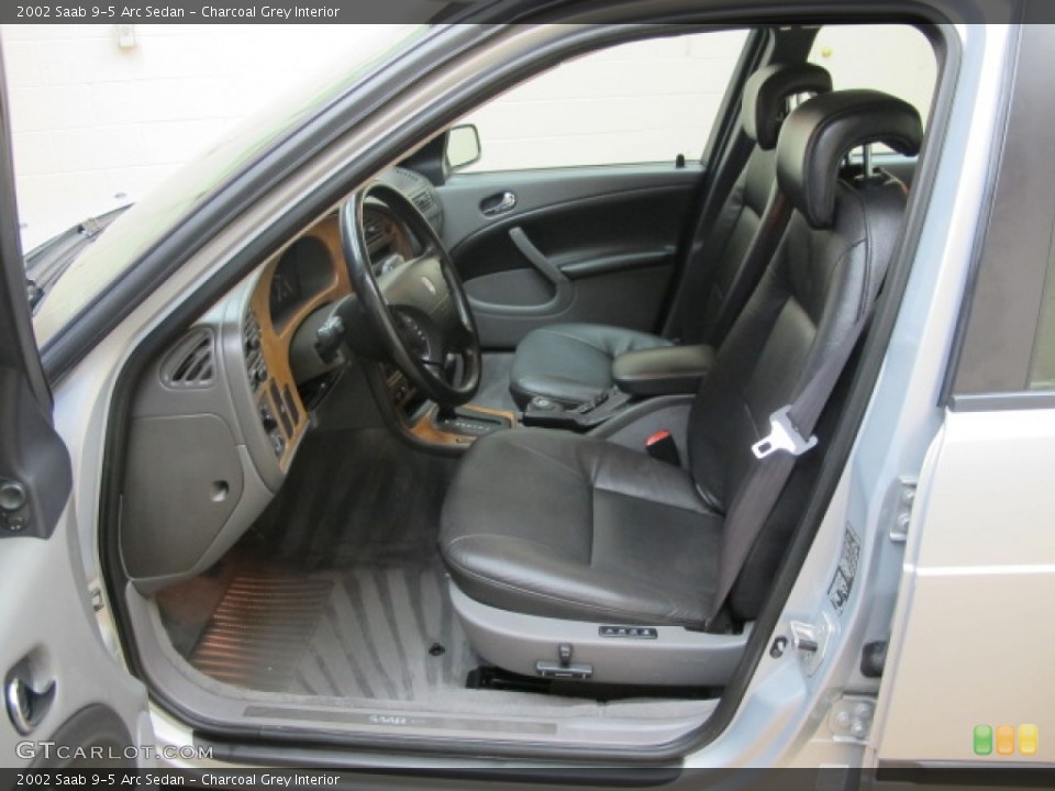 Charcoal Grey Interior Photo for the 2002 Saab 9-5 Arc Sedan #60415352