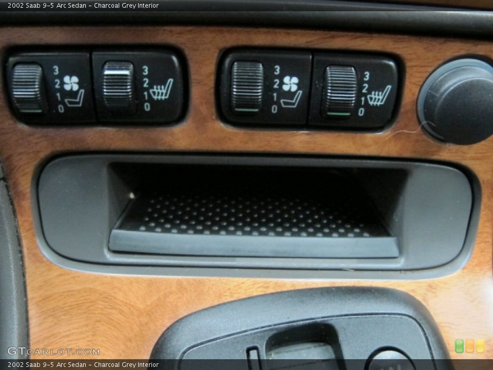 Charcoal Grey Interior Controls for the 2002 Saab 9-5 Arc Sedan #60415556
