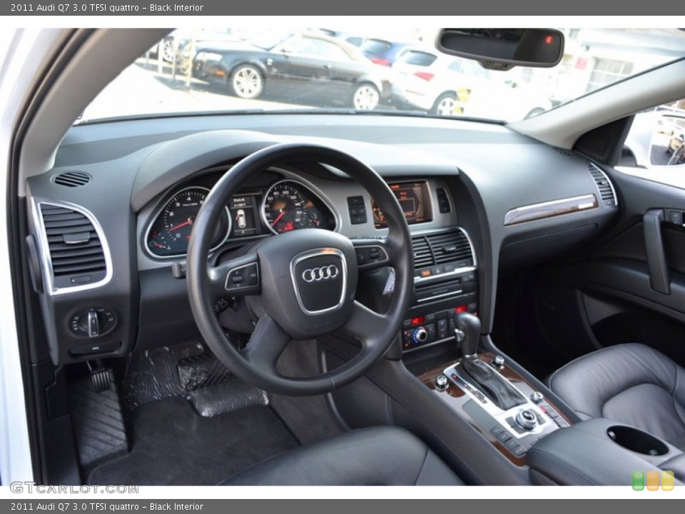 Black Interior Dashboard for the 2011 Audi Q7 3.0 TFSI quattro #60417992