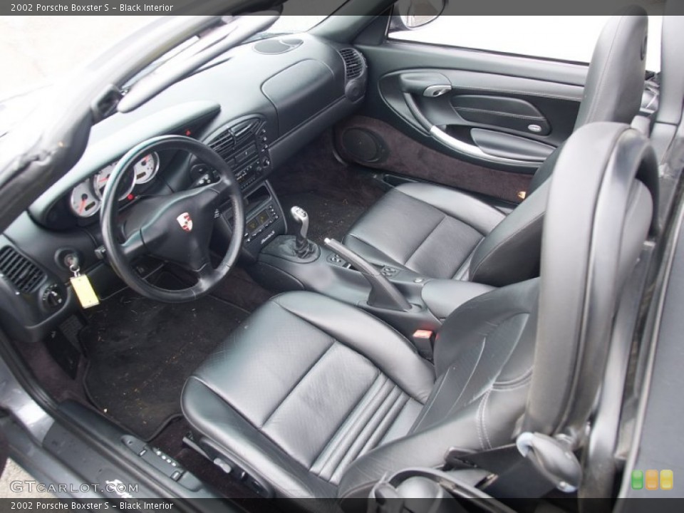 Black Interior Photo for the 2002 Porsche Boxster S #60448077