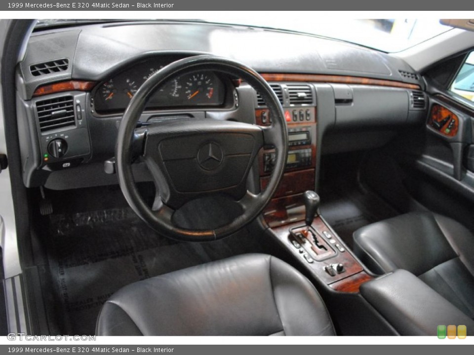 Black Interior Photo for the 1999 Mercedes-Benz E 320 4Matic Sedan #60456387