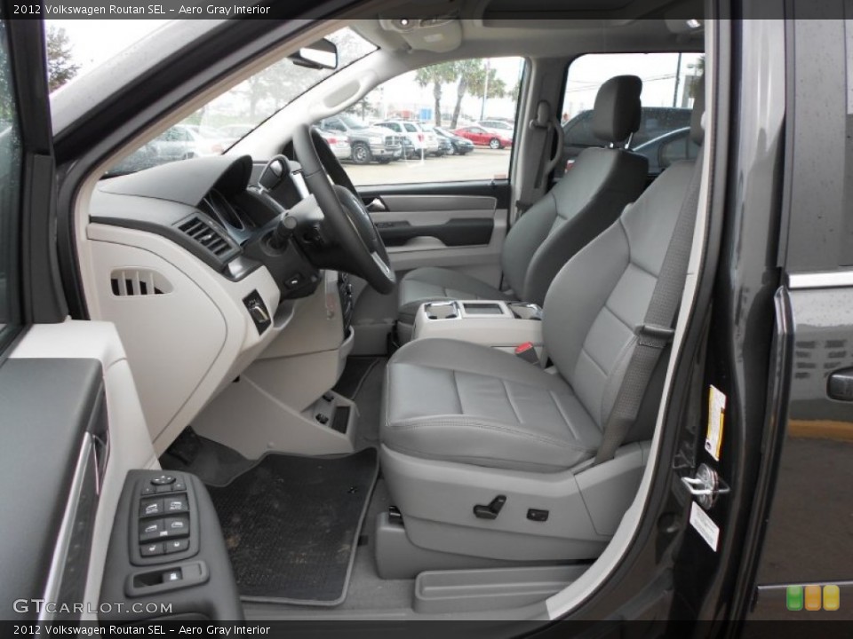 Aero Gray Interior Photo for the 2012 Volkswagen Routan SEL #60464701