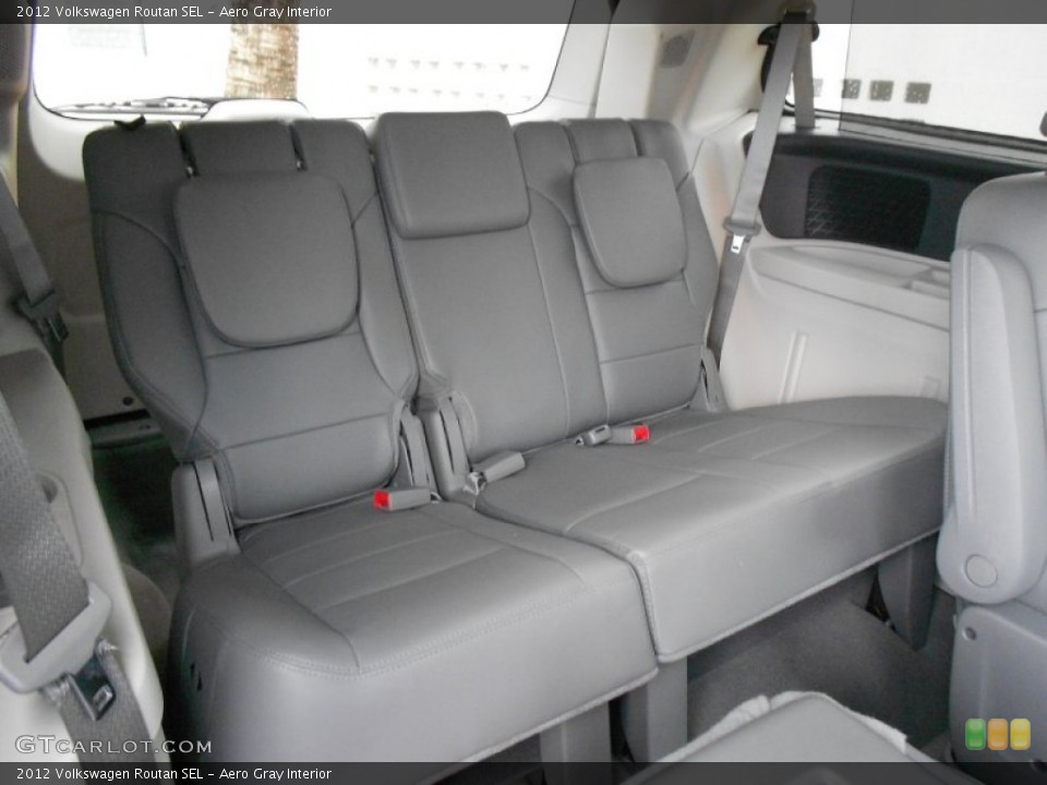 Aero Gray Interior Photo for the 2012 Volkswagen Routan SEL #60464740