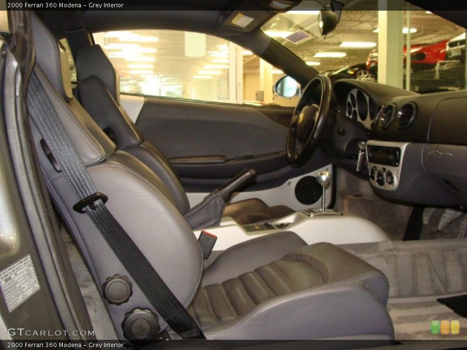 Grey Interior Photo for the 2000 Ferrari 360 Modena #60466620