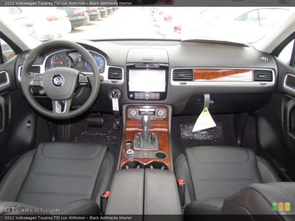 Black Anthracite Interior Photo for the 2012 Volkswagen Touareg TDI Lux 4XMotion #60470030