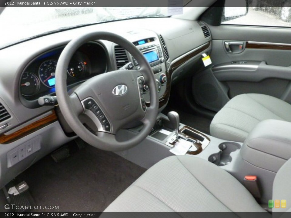 Gray Interior Photo for the 2012 Hyundai Santa Fe GLS V6 AWD #60472418