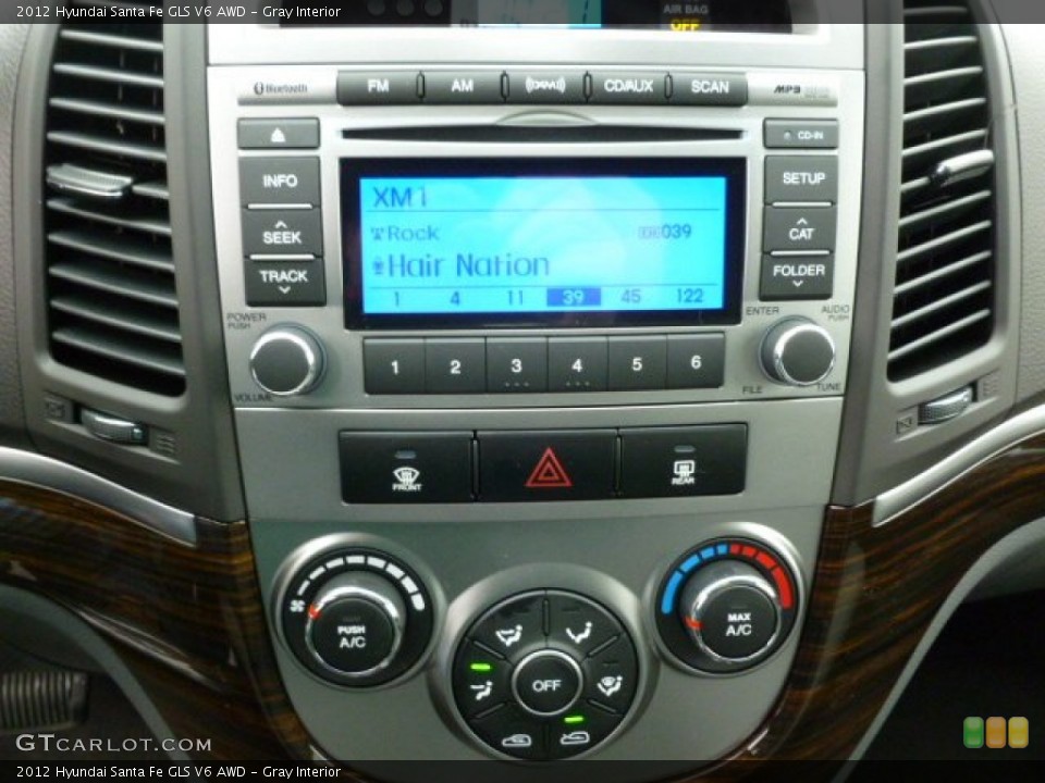 Gray Interior Controls for the 2012 Hyundai Santa Fe GLS V6 AWD #60472445