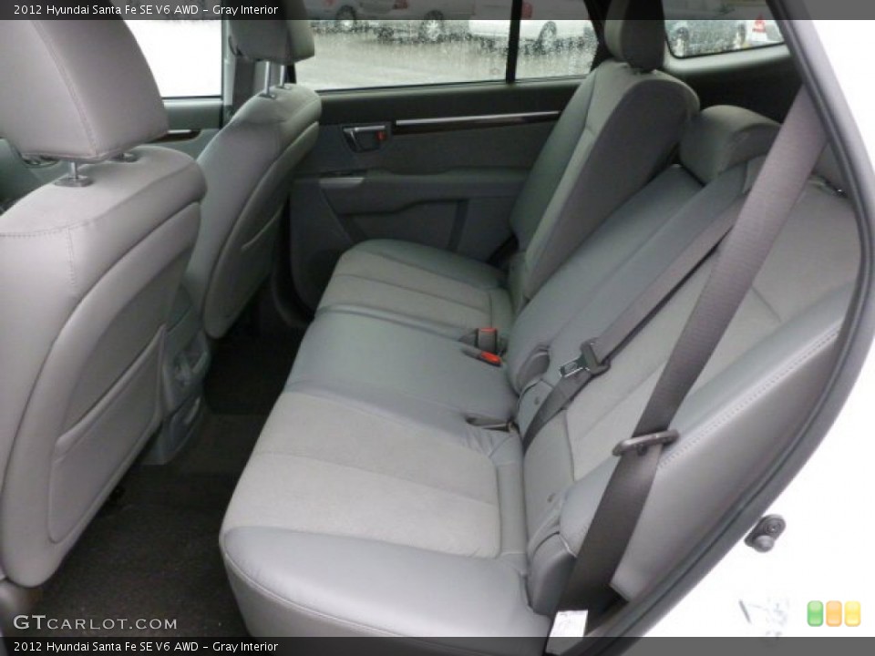 Gray Interior Photo for the 2012 Hyundai Santa Fe SE V6 AWD #60472565