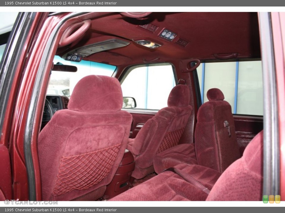 Bordeaux Red Interior Photo for the 1995 Chevrolet Suburban K1500 LS 4x4 #60478413