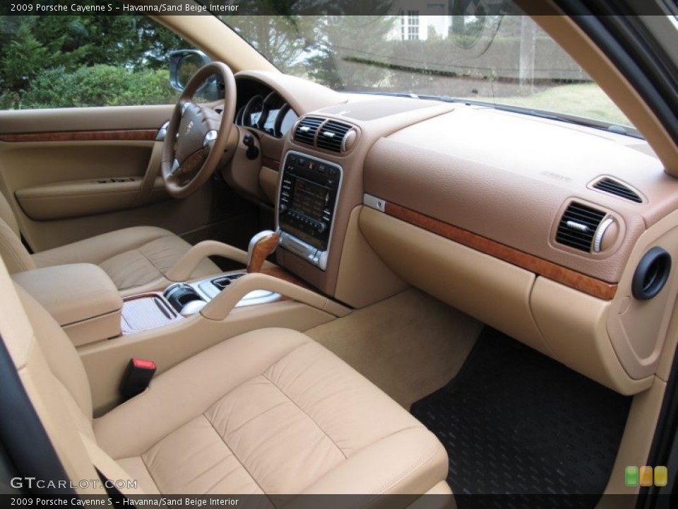 Havanna/Sand Beige Interior Dashboard for the 2009 Porsche Cayenne S #60521592