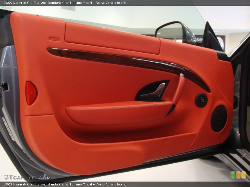 Rosso Corallo Interior Door Panel for the 2009 Maserati GranTurismo  #60524455