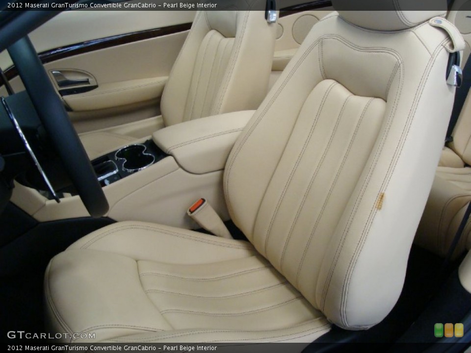 Pearl Beige Interior Photo for the 2012 Maserati GranTurismo Convertible GranCabrio #60525343