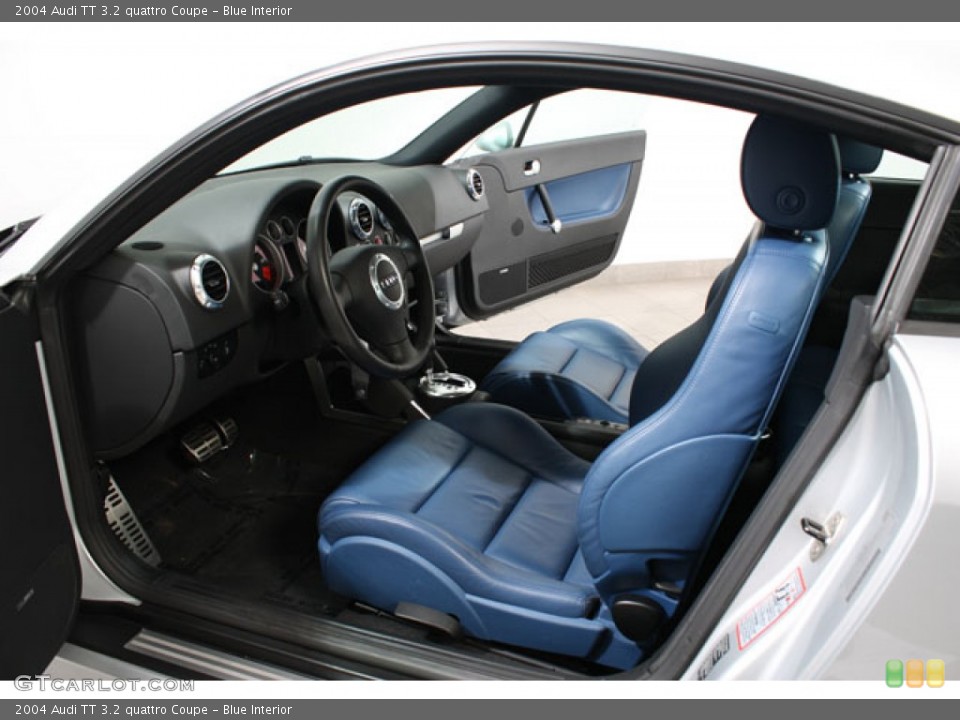 Blue Interior Photo for the 2004 Audi TT 3.2 quattro Coupe #60530716