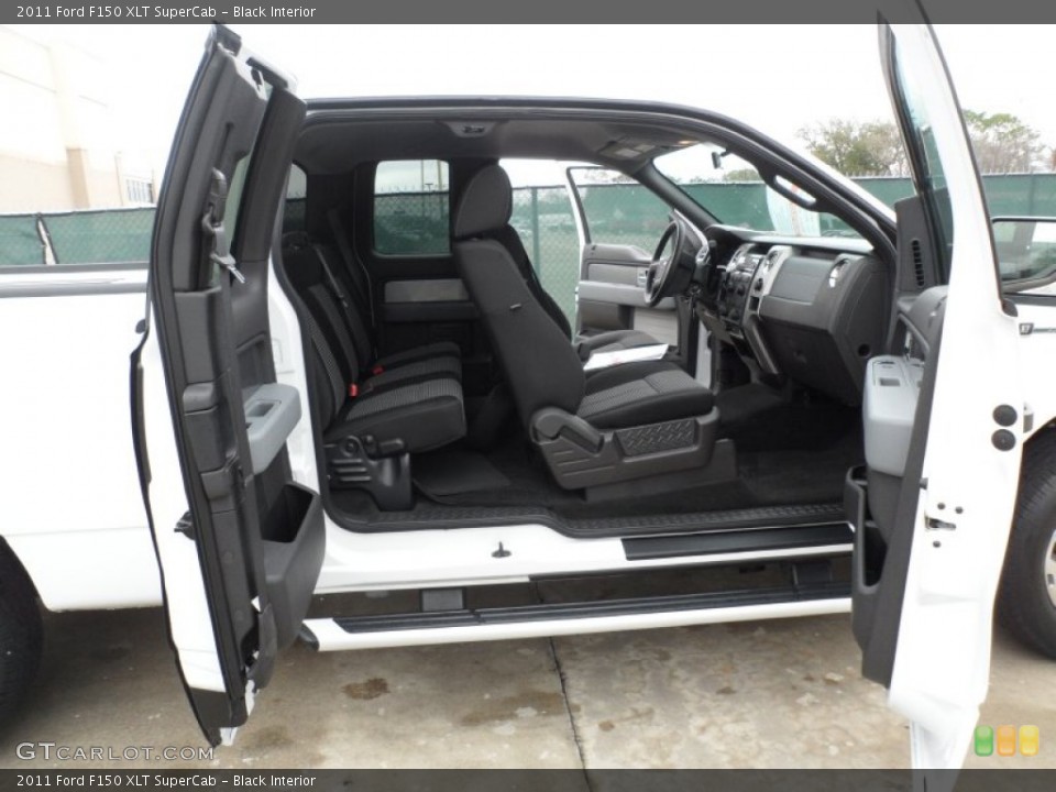 Black Interior Photo for the 2011 Ford F150 XLT SuperCab #60532441