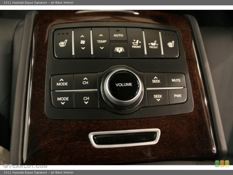 Jet Black Interior Controls for the 2011 Hyundai Equus Signature #60564647