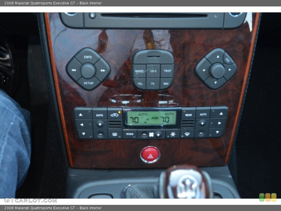 Black Interior Controls for the 2008 Maserati Quattroporte Executive GT #60578629
