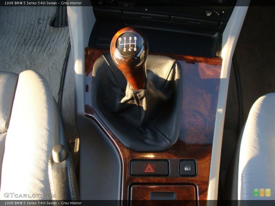 Grey Interior Transmission for the 1998 BMW 5 Series 540i Sedan #60591371