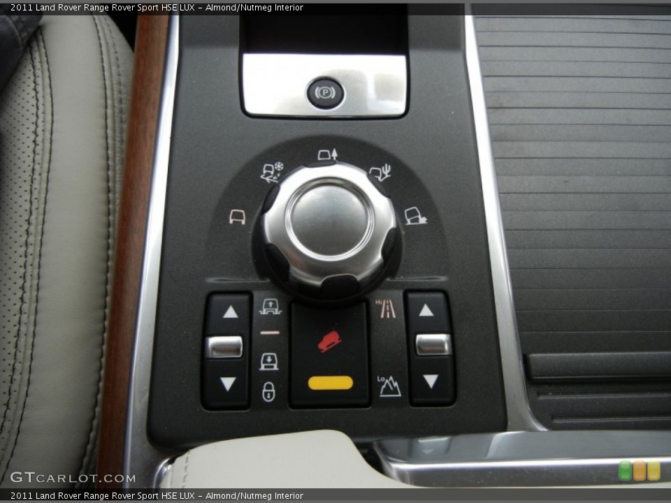 Almond/Nutmeg Interior Controls for the 2011 Land Rover Range Rover Sport HSE LUX #60598598