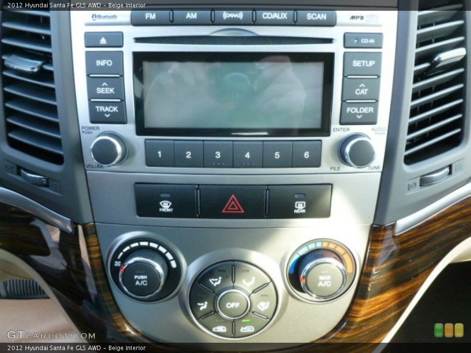 Beige Interior Controls for the 2012 Hyundai Santa Fe GLS AWD #60607880