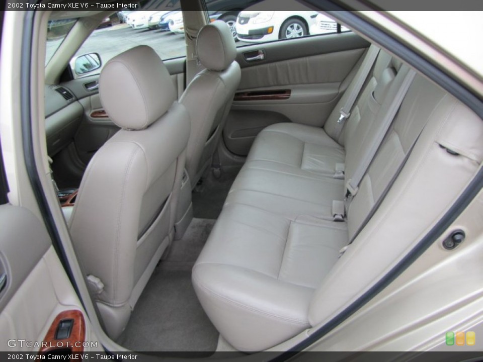 Taupe Interior Photo for the 2002 Toyota Camry XLE V6 #60612149