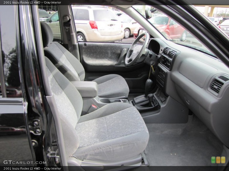 Gray Interior Photo for the 2001 Isuzu Rodeo LS 4WD #60612496