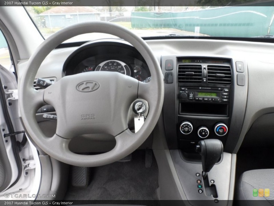 Gray Interior Dashboard for the 2007 Hyundai Tucson GLS #60620286