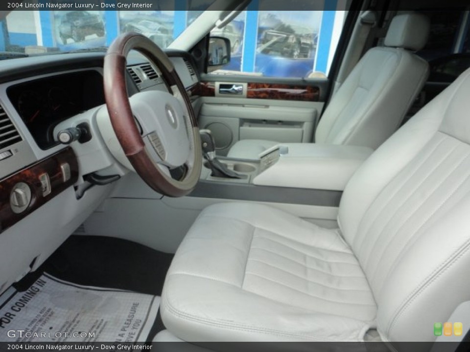 Dove Grey Interior Photo for the 2004 Lincoln Navigator Luxury #60627196