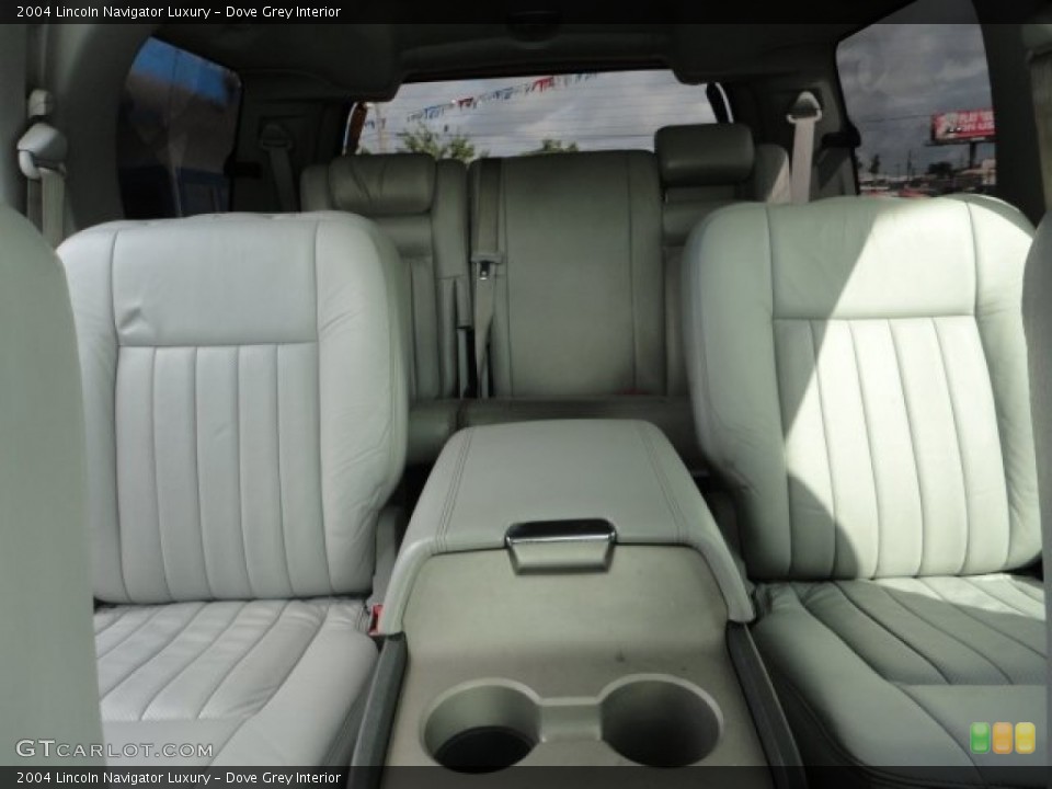 Dove Grey Interior Photo for the 2004 Lincoln Navigator Luxury #60627266