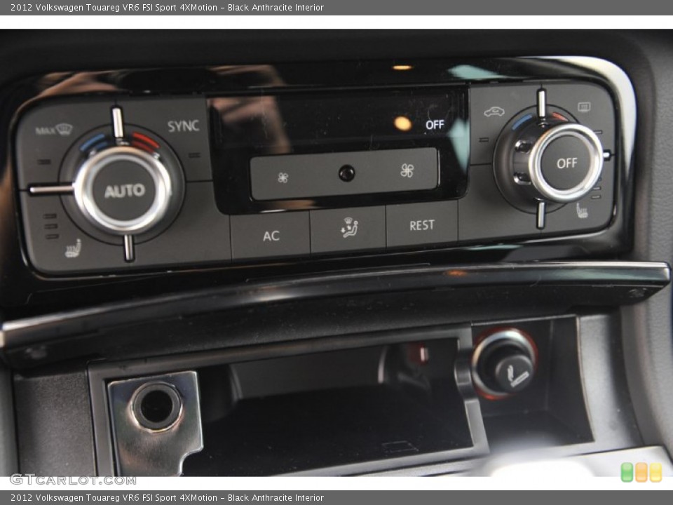 Black Anthracite Interior Controls for the 2012 Volkswagen Touareg VR6 FSI Sport 4XMotion #60635787