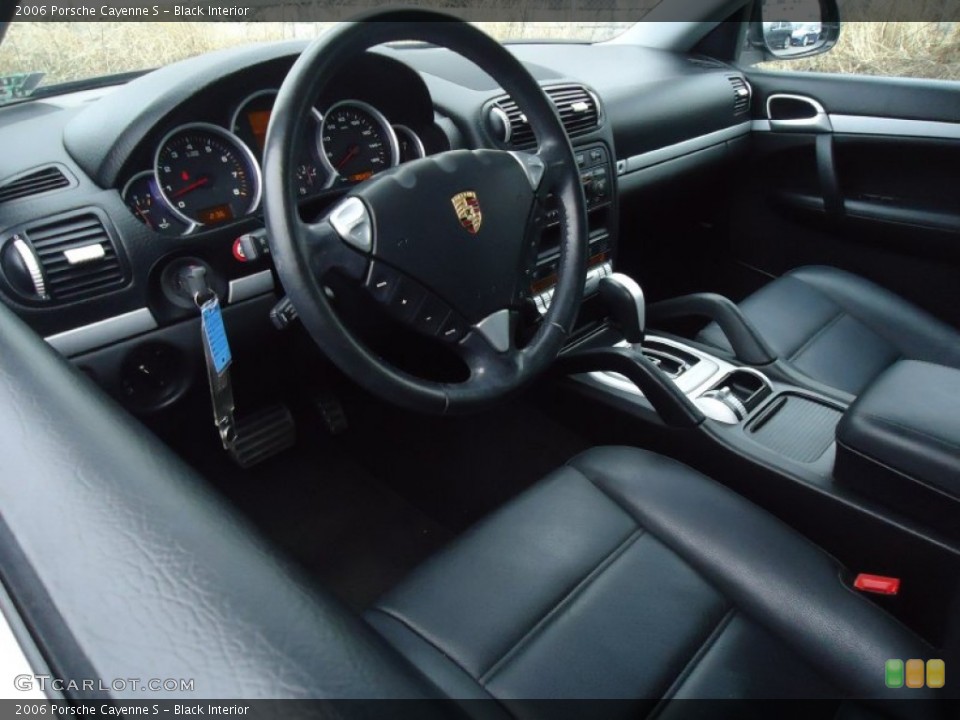 Black Interior Photo for the 2006 Porsche Cayenne S #60647445