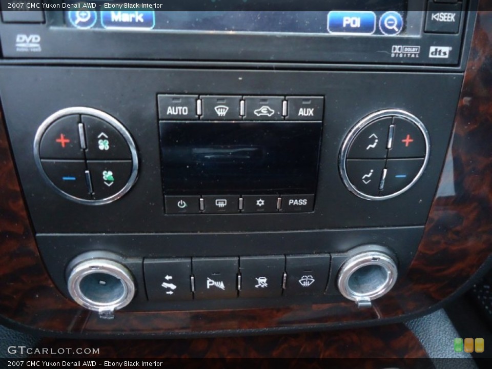 Ebony Black Interior Controls for the 2007 GMC Yukon Denali AWD #60648197