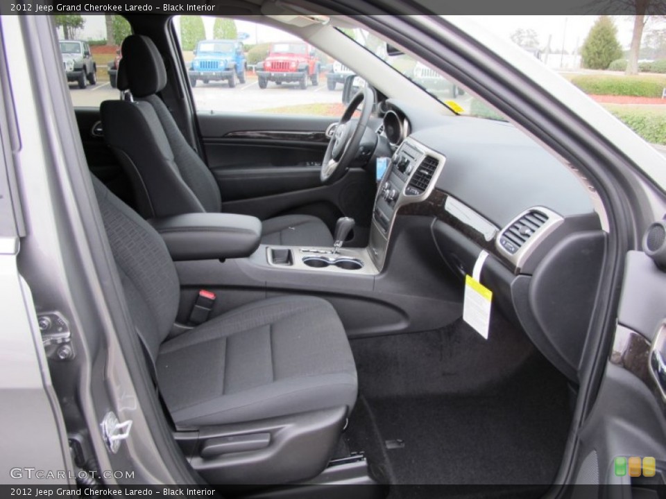 Black Interior Photo for the 2012 Jeep Grand Cherokee Laredo #60667595