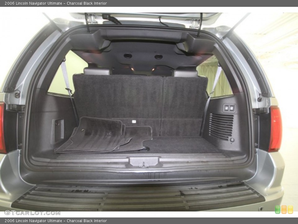 Charcoal Black Interior Trunk for the 2006 Lincoln Navigator Ultimate #60678673