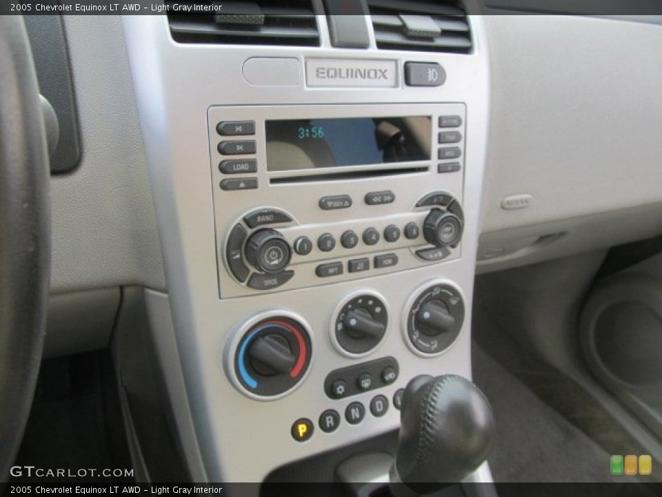 Light Gray Interior Controls for the 2005 Chevrolet Equinox LT AWD #60706024