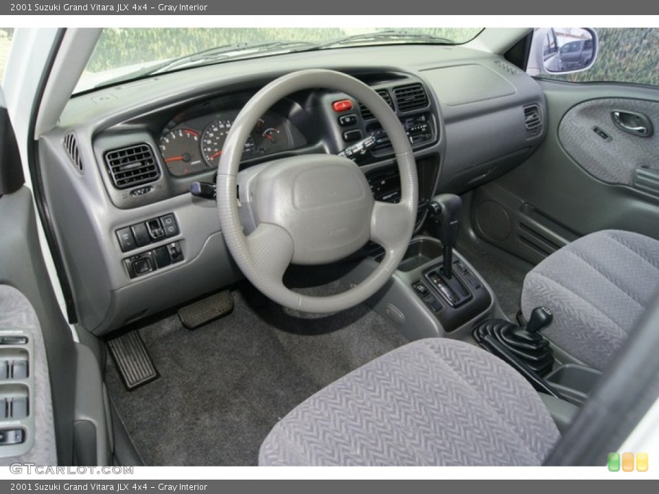 Gray Interior Photo for the 2001 Suzuki Grand Vitara JLX 4x4 #60743729