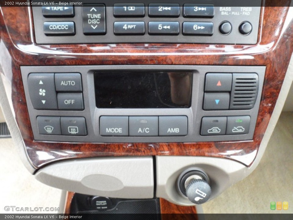 Beige Interior Controls for the 2002 Hyundai Sonata LX V6 #60746837