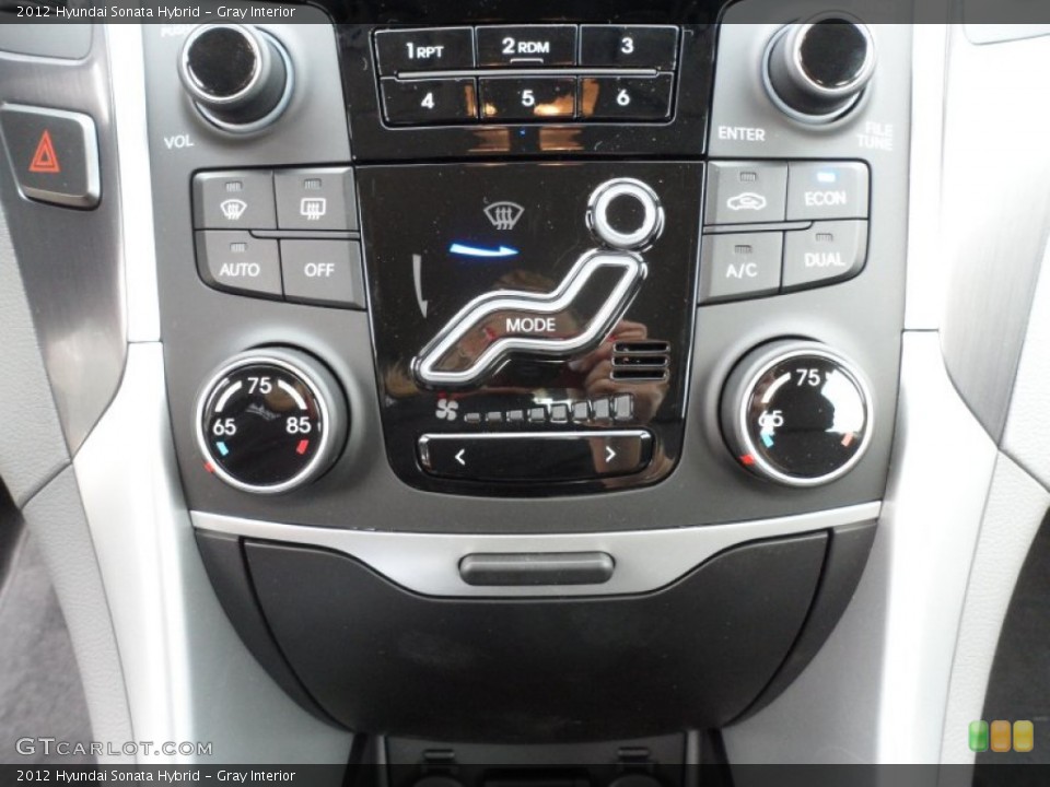 Gray Interior Controls for the 2012 Hyundai Sonata Hybrid #60751545