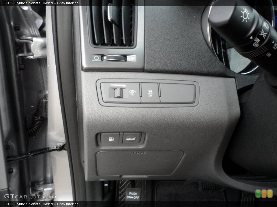Gray Interior Controls for the 2012 Hyundai Sonata Hybrid #60751563