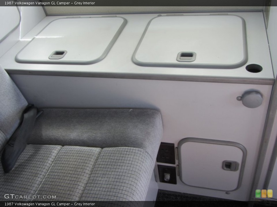 Grey Interior Photo for the 1987 Volkswagen Vanagon GL Camper #60764705