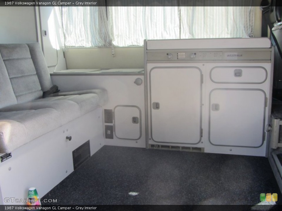 Grey Interior Photo for the 1987 Volkswagen Vanagon GL Camper #60764722