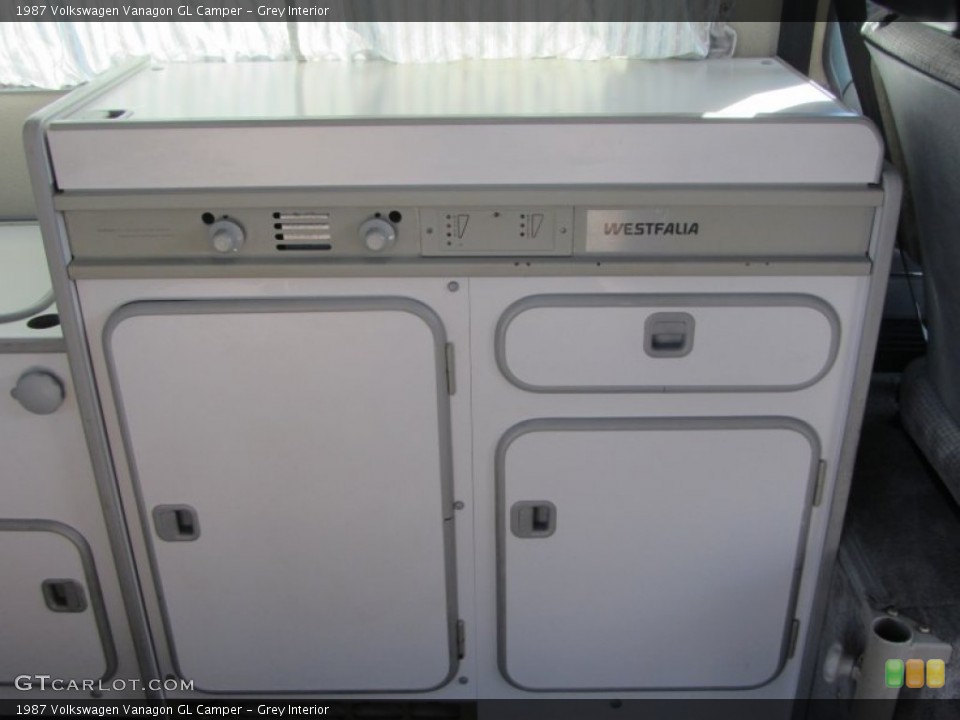 Grey Interior Photo for the 1987 Volkswagen Vanagon GL Camper #60764729